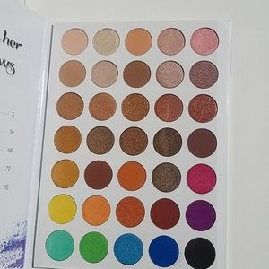 35 Eyeshadow palette book 1